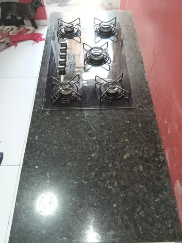 Cooktop com bancada de mármore