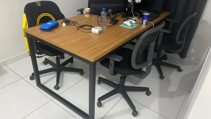 Mesa de escritório 180x90 Buscar no feitosa