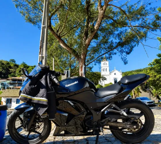 ? KAWASAKI 250cc ESPORTIVA | 49 MIL KM | LINDA E CONSERVADA POR APENAS? $14.900,00?