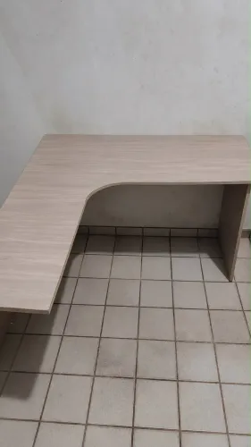 Mesa de Escritório em L (Canto) - Ótimo Espaço e Custo-Benefício