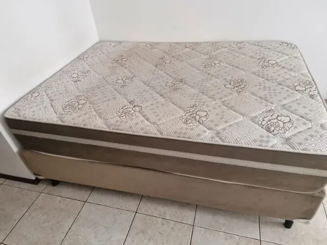 Cama Box Casal + Colchão - R$800
