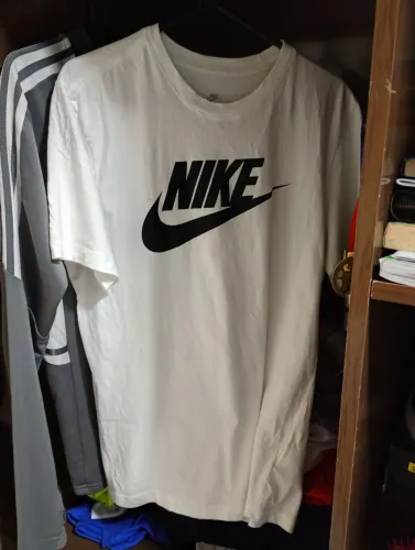 Camiseta Nike sportswear-branco