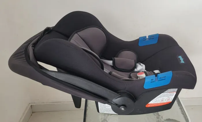 Bebê conforto até 13kg. Seminovo. Pouquíssimo usado.