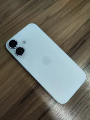 iPhone 16