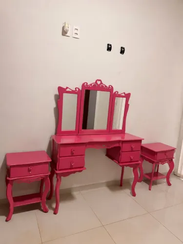 Penteadeira em MDF com criados em MDF