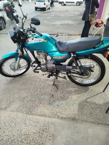 Vendo Titan 99 excelente , valor negociável