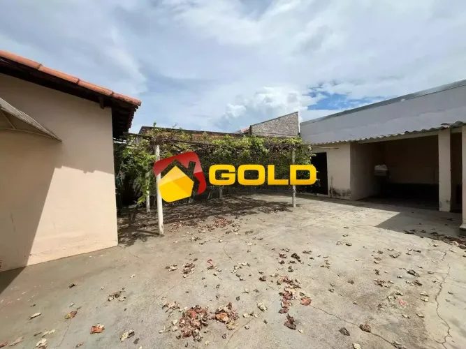 Casa para Venda em Uberlândia, Pacaembu, 3 dormitórios, 1 suíte, 2 banheiros, 2 vagas