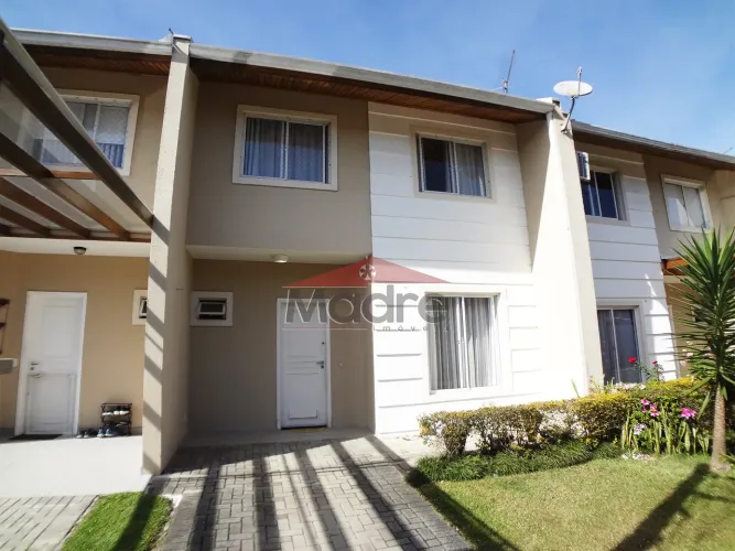 Sobrado com 3 dormitórios à venda por R$ 650.000,00 no bairro Novo Mundo - CURITIBA / PR