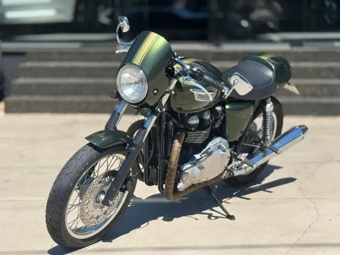 TRIUMPH THRUXTON 2014