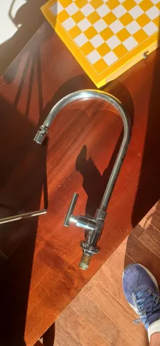 Torneira em AÇO INOX NÃO É PLÁSTICO CROMADO