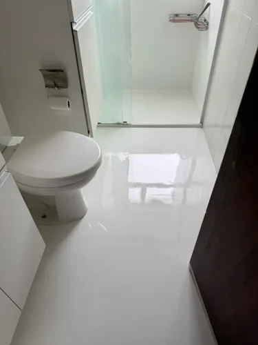 Porcelanato líquido em seu banheiro 