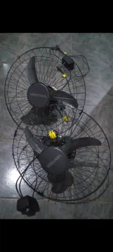 Ventilador de Parede/ Cadeiras Plásticas