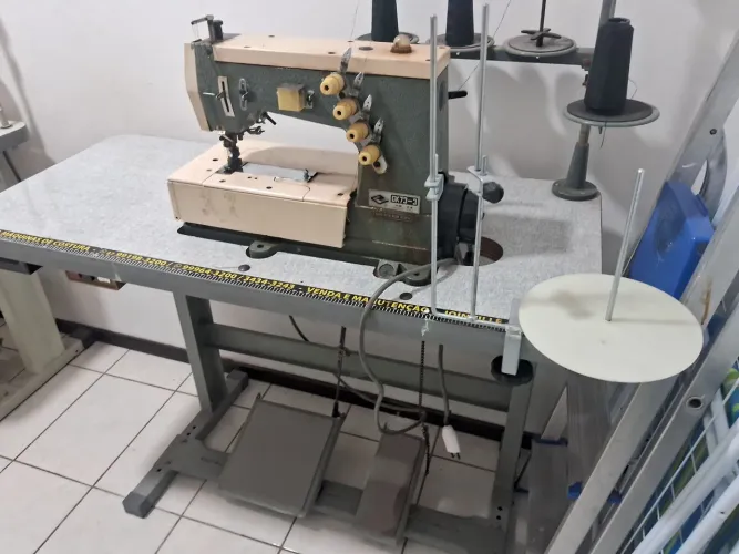 Maquina galoneira