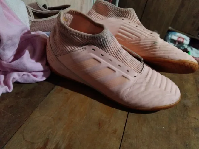 Chuteira da adidas