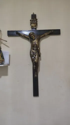 Crucifixo grande de parede