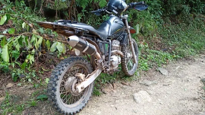 Honda XRE 300 preparada pra trilha