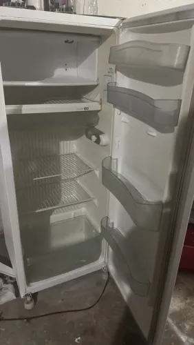 Vendo geladeira funcionando perfeitamente