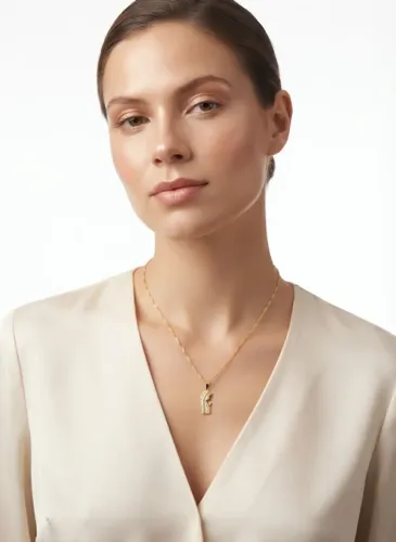 Colar Nossa Senhora Aparecida Cravejado Banhado a Ouro 18k