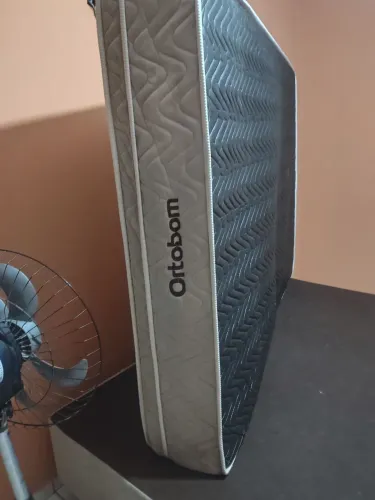 Cama de casal Ortobom