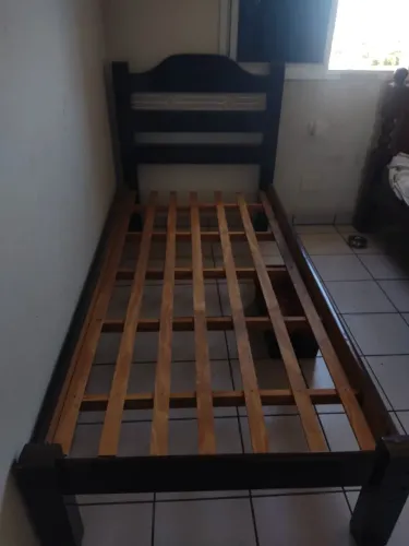 DOAÇÃO CAMA SOLTEIRO SEM COLCHÃO