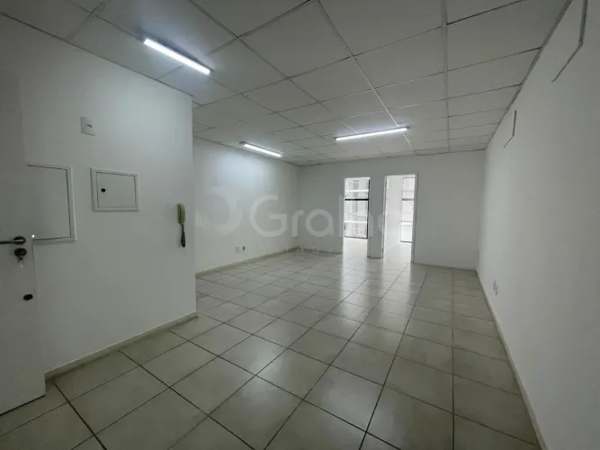 Sala Comercial de 46m² no Centro