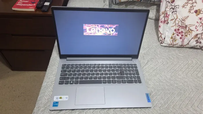 Notebook lenovo i3 modelo 15ua7