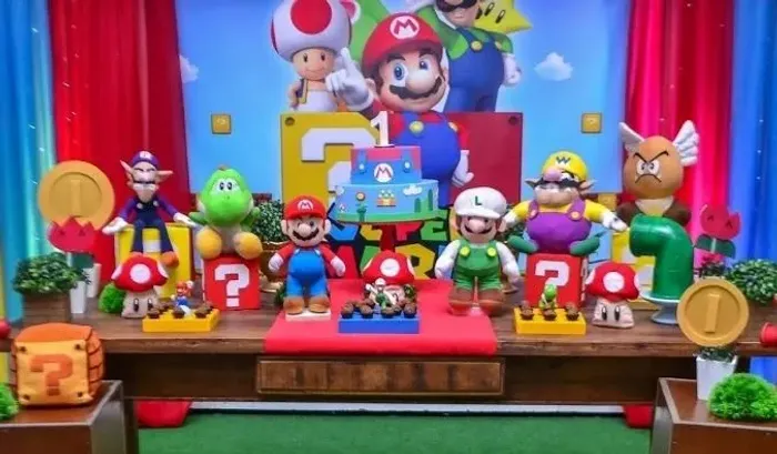 Decoração Super Mario bros com bolo fake, personagens, complemento e paineis