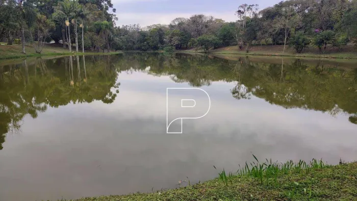 Belíssimo terreno plano em local alto.
