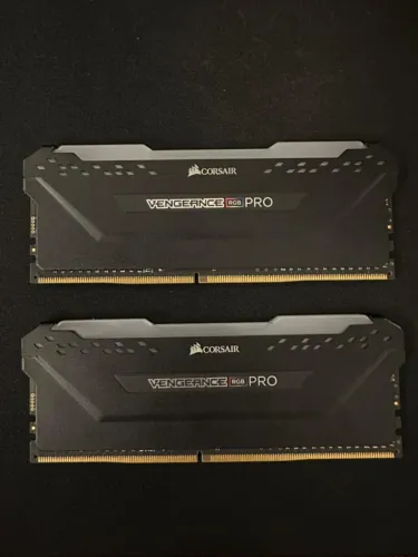 Memória Corsair Vengeance Pro 16GB (2x8GB) 3200MHz DDR4 CL16