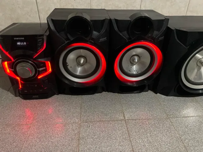 Som Samsung giga blast f850. PREÇO NEGOCIÁVEL!!!