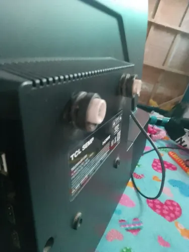 TELEVISÃO 32 SEMI NOVA