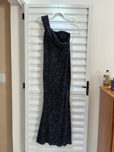 Vestido de festa azul marinho