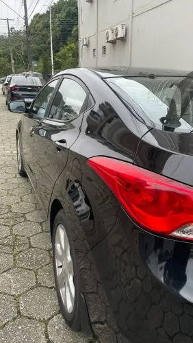 Hyundai Elantra GLS 1.8 16V Aut. 2012