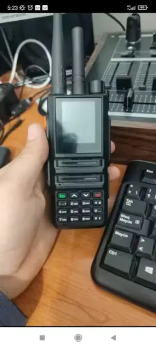 Rádio comunicador ABRREE rádio Zello e rádio frequência UHF/VHF só $750