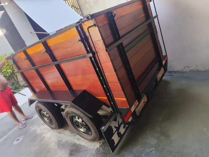 Carrocinha dois eixos 