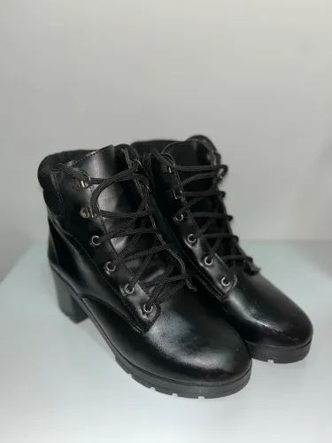     Bota/Coturno Feminina Preta GiGil Nº 38 