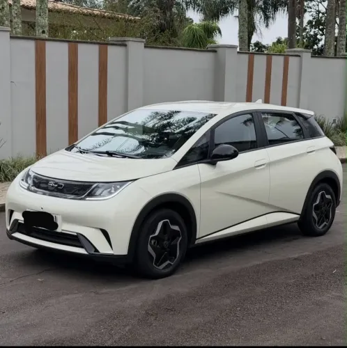 BYD Dolphin EV (Elétrico) 2025