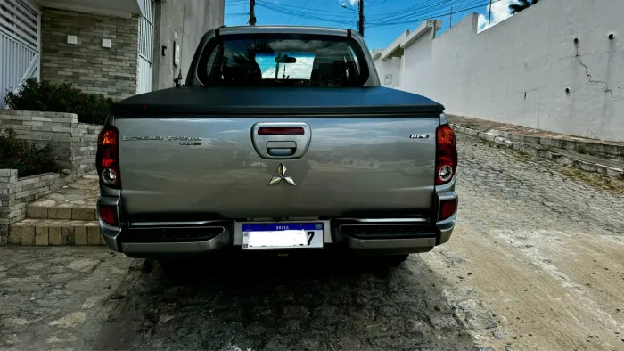 Mitsubishi L200 Triton HPE 3.2 CD TB Int.diesel AUT 2015