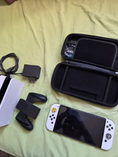 Nintendo Switch Oled 64gb + cartão de memória de 128gb