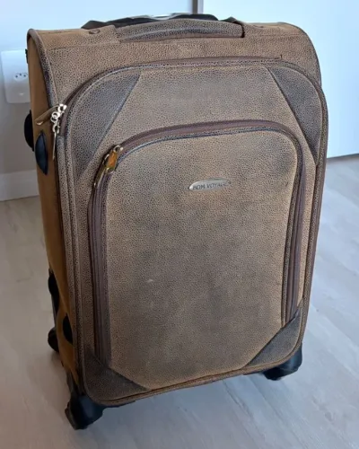 Mala de viagem (de bordo)