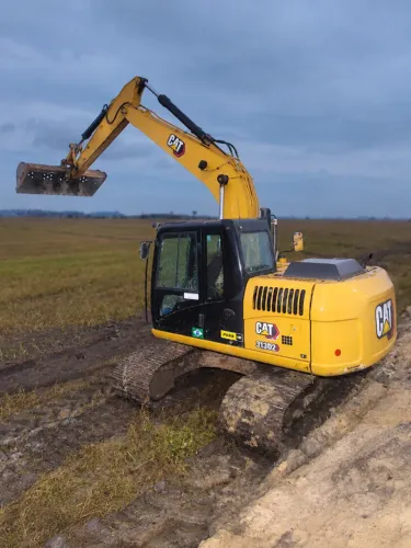 Escavadeira 313D2 Caterpillar, Ano 2022