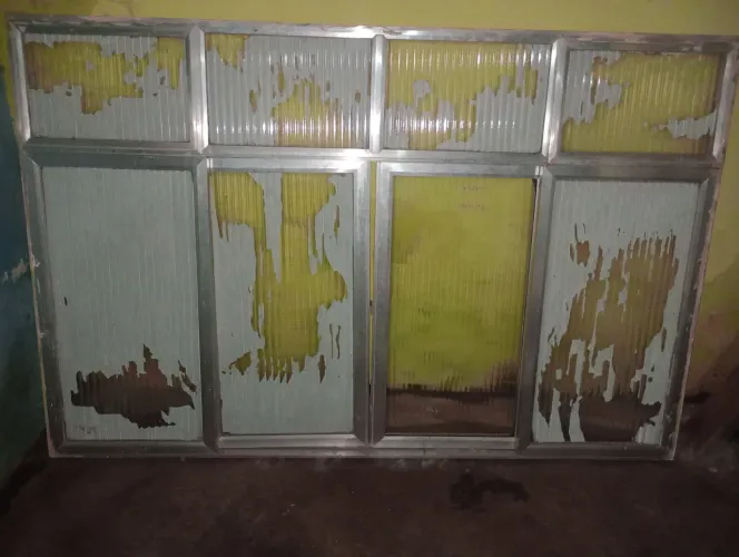 Vendo janela de alumínio