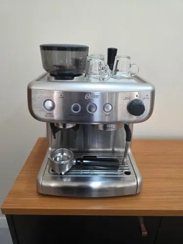 Cafeteira Espresso Oster Xpert Perfect Brew