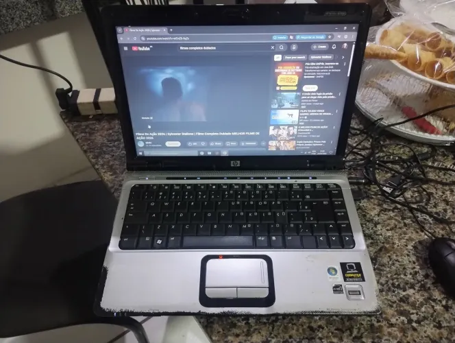 ATENÇÃO VENDO ESTE NOTEBOOK DA HP COMPLETO SÓ 350 ACEITO CARTÃO CHAMA ? ZAP *80
