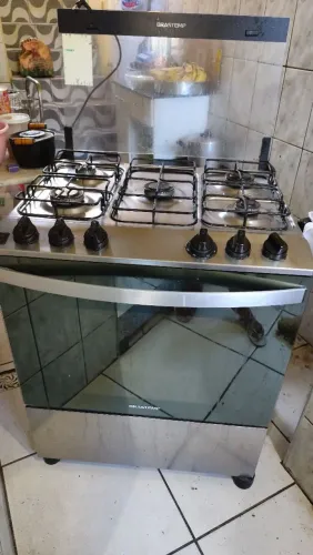 Fogão 6 Bocas com forno não muito bom.