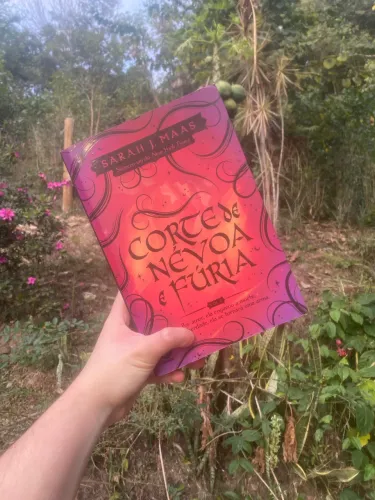 Corte de névoa e fúria