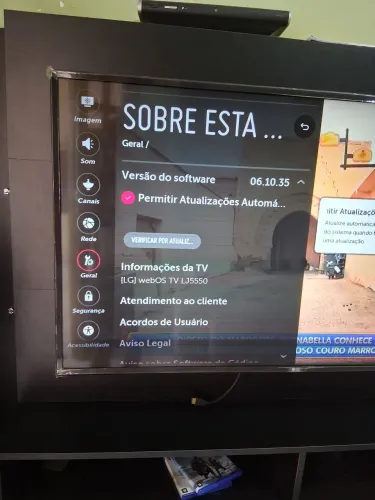 Tv LG 50 polegadas com algumas listas