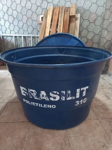 Caixa d'água 310L polietileno