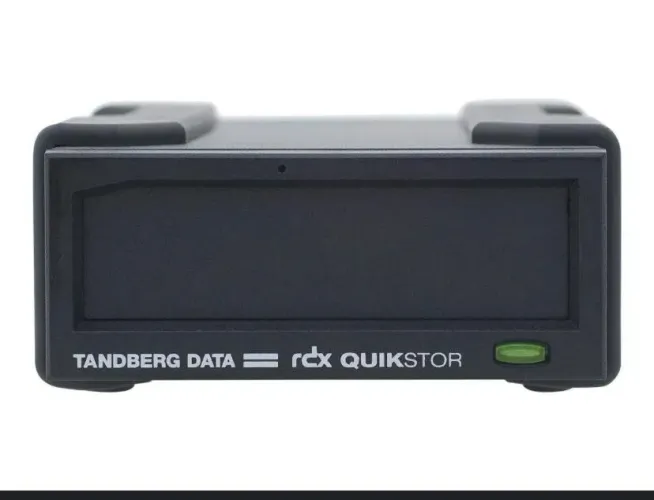 Drive Backup Externo RDX QuikStor Tandberg 8782 USB 3.0 Profissional