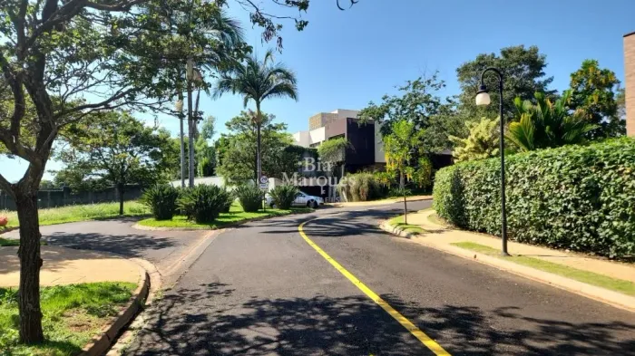 Terreno com 602 m² à venda no Condomínio Arara Verde no Bairro de Bonfim Paulita em Ribeir